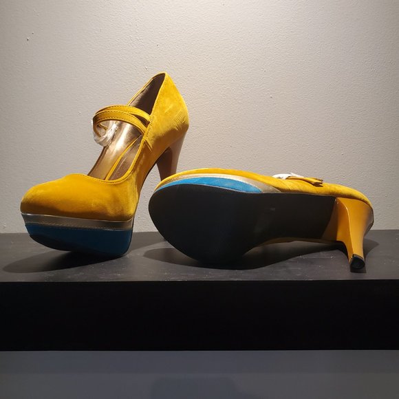 Mustard platform heels with strap - Picture 2 of 3